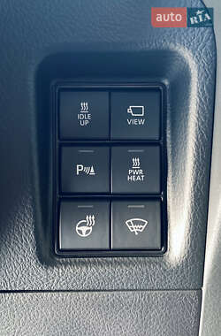 Позашляховик / Кросовер Toyota Land Cruiser Prado 2021 в 