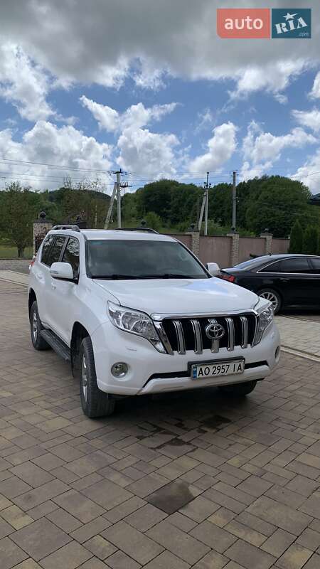 Toyota Land Cruiser Prado 2013