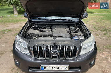 Позашляховик / Кросовер Toyota Land Cruiser Prado 2012 в 