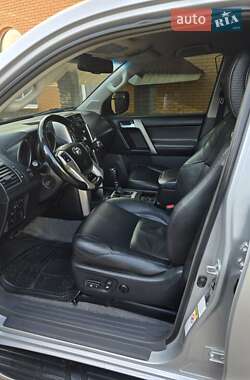Внедорожник / Кроссовер Toyota Land Cruiser Prado 2010 в 