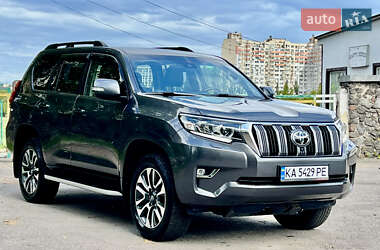Внедорожник / Кроссовер Toyota Land Cruiser Prado 2022 в 
