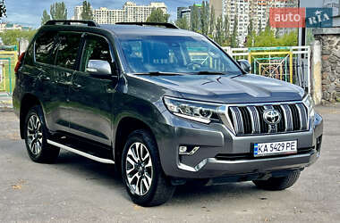 Внедорожник / Кроссовер Toyota Land Cruiser Prado 2022 в 