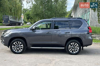 Внедорожник / Кроссовер Toyota Land Cruiser Prado 2022 в 