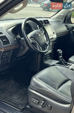 Внедорожник / Кроссовер Toyota Land Cruiser Prado 2022 в 