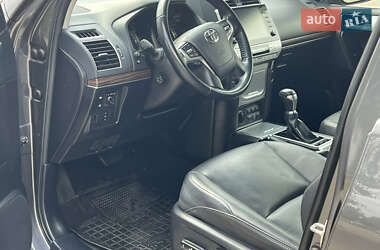 Внедорожник / Кроссовер Toyota Land Cruiser Prado 2022 в 