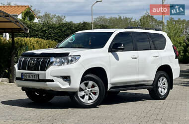 Позашляховик / Кросовер Toyota Land Cruiser Prado 2018 в 