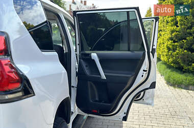 Позашляховик / Кросовер Toyota Land Cruiser Prado 2018 в 