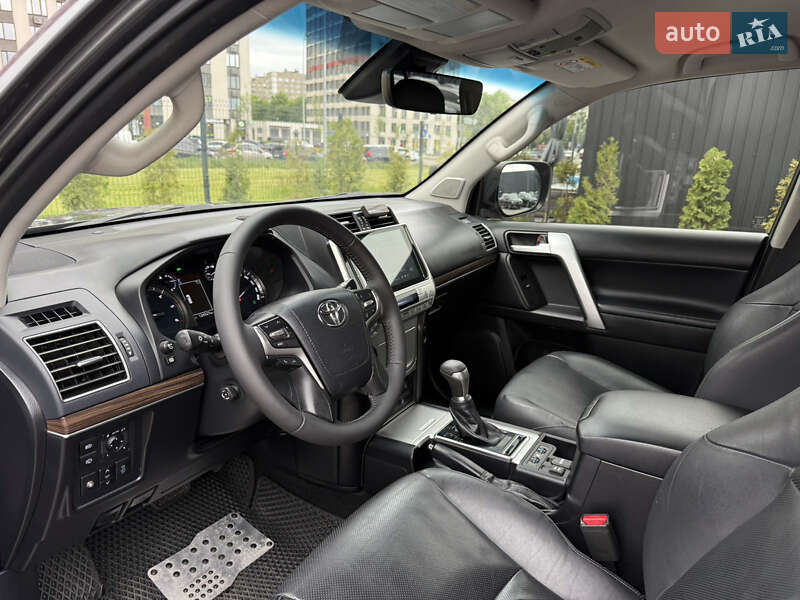 Внедорожник / Кроссовер Toyota Land Cruiser Prado 2017 в Киеве