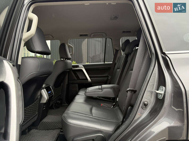 Внедорожник / Кроссовер Toyota Land Cruiser Prado 2017 в Киеве