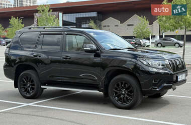 Внедорожник / Кроссовер Toyota Land Cruiser Prado 2020 в 