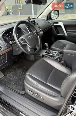 Внедорожник / Кроссовер Toyota Land Cruiser Prado 2020 в 