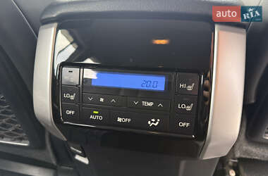 Внедорожник / Кроссовер Toyota Land Cruiser Prado 2020 в 