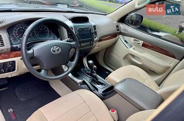Внедорожник / Кроссовер Toyota Land Cruiser Prado 2004 в 