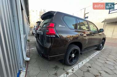 Внедорожник / Кроссовер Toyota Land Cruiser Prado 2022 в 