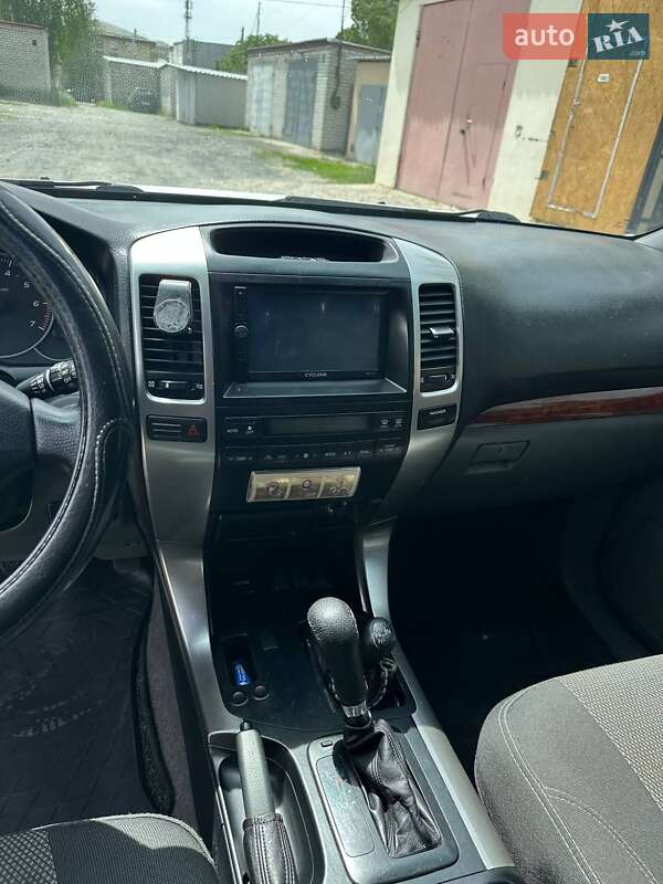 Внедорожник / Кроссовер Toyota Land Cruiser Prado 2005 в Харькове