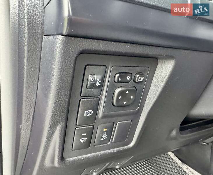 Позашляховик / Кросовер Toyota Land Cruiser Prado 2012 в Києві
