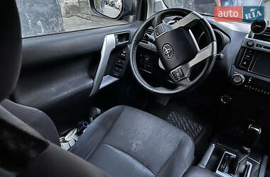 Внедорожник / Кроссовер Toyota Land Cruiser Prado 2016 в 