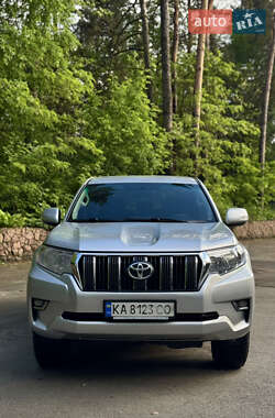 Позашляховик / Кросовер Toyota Land Cruiser Prado 2017 в 