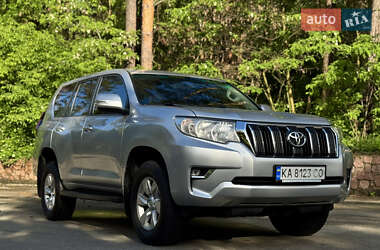 Позашляховик / Кросовер Toyota Land Cruiser Prado 2017 в 