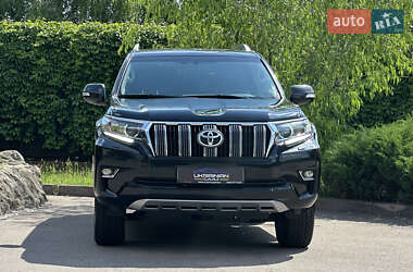 Внедорожник / Кроссовер Toyota Land Cruiser Prado 2020 в 