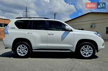 Позашляховик / Кросовер Toyota Land Cruiser Prado 2012 в 