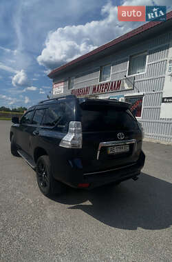 Внедорожник / Кроссовер Toyota Land Cruiser Prado 2012 в 