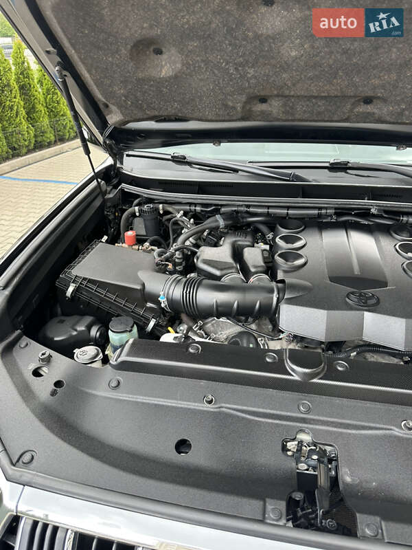 Внедорожник / Кроссовер Toyota Land Cruiser Prado 2019 в Черновцах