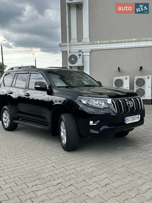 Внедорожник / Кроссовер Toyota Land Cruiser Prado 2019 в Черновцах