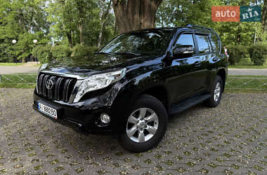 Внедорожник / Кроссовер Toyota Land Cruiser Prado 2017 в 