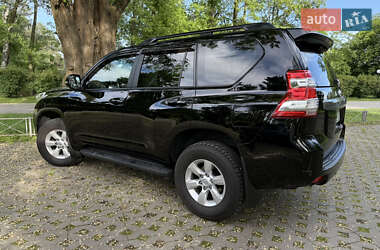 Внедорожник / Кроссовер Toyota Land Cruiser Prado 2017 в 
