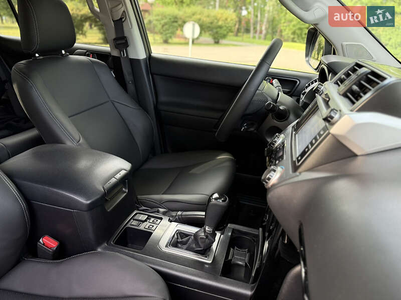 Позашляховик / Кросовер Toyota Land Cruiser Prado 2017 в Києві