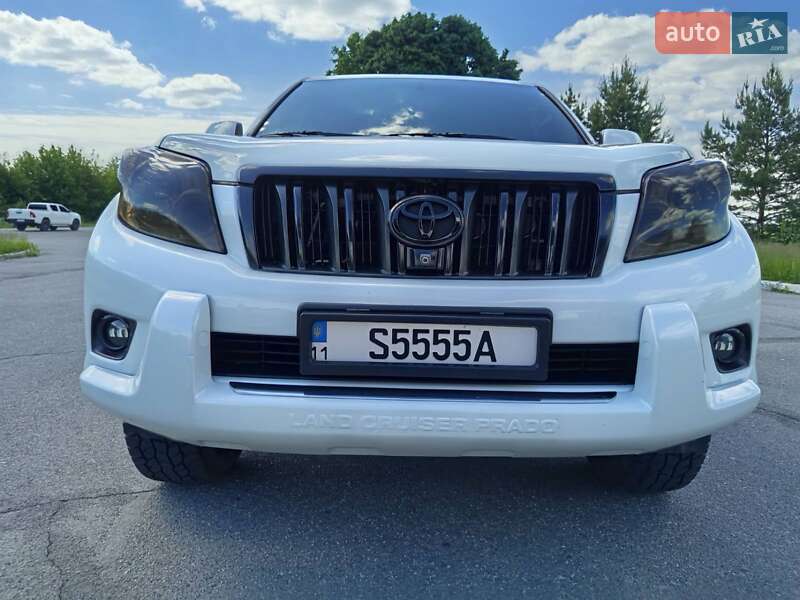 Внедорожник / Кроссовер Toyota Land Cruiser Prado 2011 в Мене