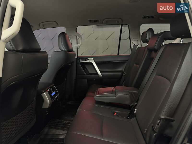 Позашляховик / Кросовер Toyota Land Cruiser Prado 2022 в Тернополі
