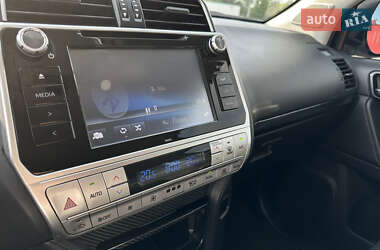 Позашляховик / Кросовер Toyota Land Cruiser Prado 2020 в 