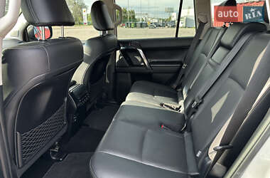Позашляховик / Кросовер Toyota Land Cruiser Prado 2020 в 