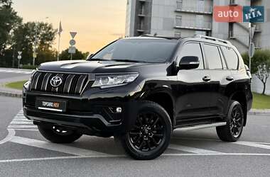 Внедорожник / Кроссовер Toyota Land Cruiser Prado 2022 в 