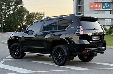Внедорожник / Кроссовер Toyota Land Cruiser Prado 2022 в 