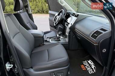 Внедорожник / Кроссовер Toyota Land Cruiser Prado 2022 в 