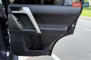 Внедорожник / Кроссовер Toyota Land Cruiser Prado 2022 в 