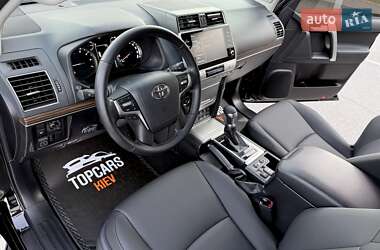 Внедорожник / Кроссовер Toyota Land Cruiser Prado 2022 в 