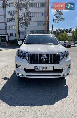 Внедорожник / Кроссовер Toyota Land Cruiser Prado 2019 в 