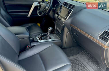 Внедорожник / Кроссовер Toyota Land Cruiser Prado 2021 в 