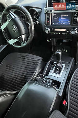 Внедорожник / Кроссовер Toyota Land Cruiser Prado 2013 в 
