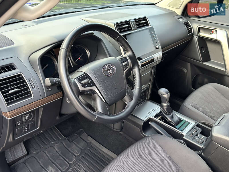 Внедорожник / Кроссовер Toyota Land Cruiser Prado 2022 в Киеве