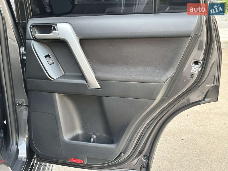 Внедорожник / Кроссовер Toyota Land Cruiser Prado 2022 в Киеве