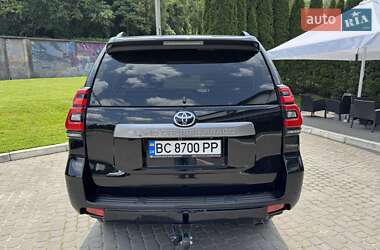 Позашляховик / Кросовер Toyota Land Cruiser Prado 2023 в 