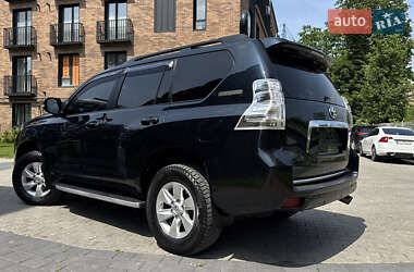 Позашляховик / Кросовер Toyota Land Cruiser Prado 2011 в 