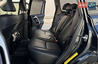 Позашляховик / Кросовер Toyota Land Cruiser Prado 2011 в 