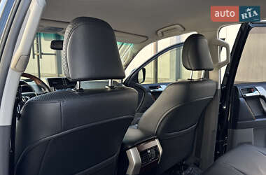 Позашляховик / Кросовер Toyota Land Cruiser Prado 2011 в 