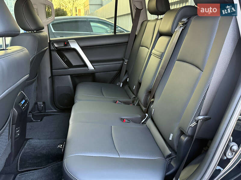 Внедорожник / Кроссовер Toyota Land Cruiser Prado 2021 в Киеве